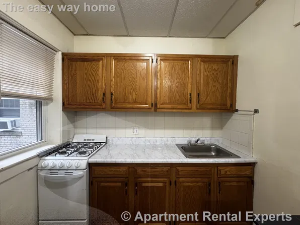 54 College Ave APT 1, Somerville, MA 02144