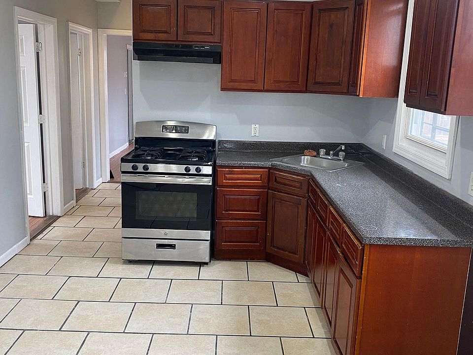 1st image of 484 S 20th St Floor 2