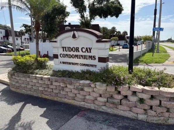 9209 Tudor Dr #C103, Tampa, FL 33615