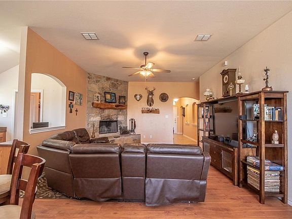 5th image of 202 Southpeak Ln