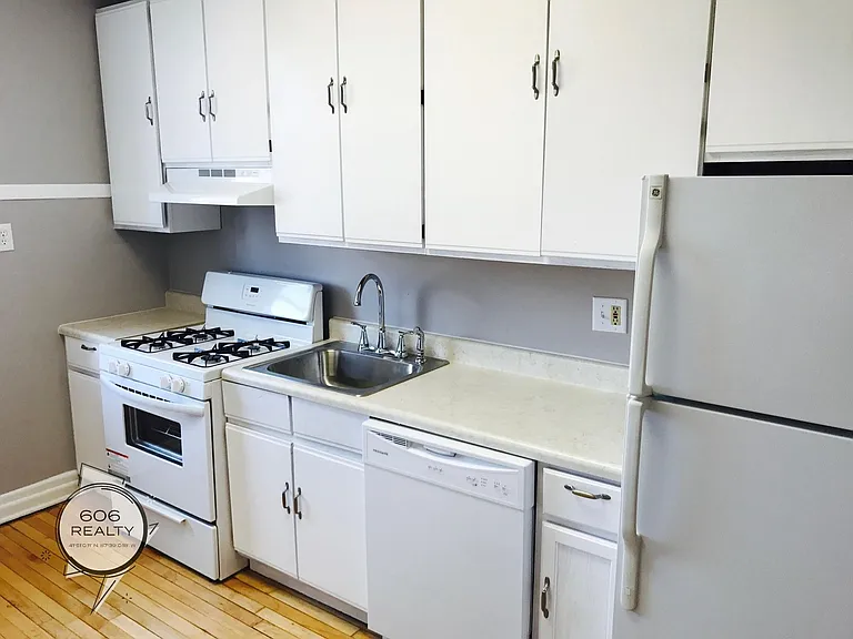 3932 N Keeler Ave #1D — Photo 2