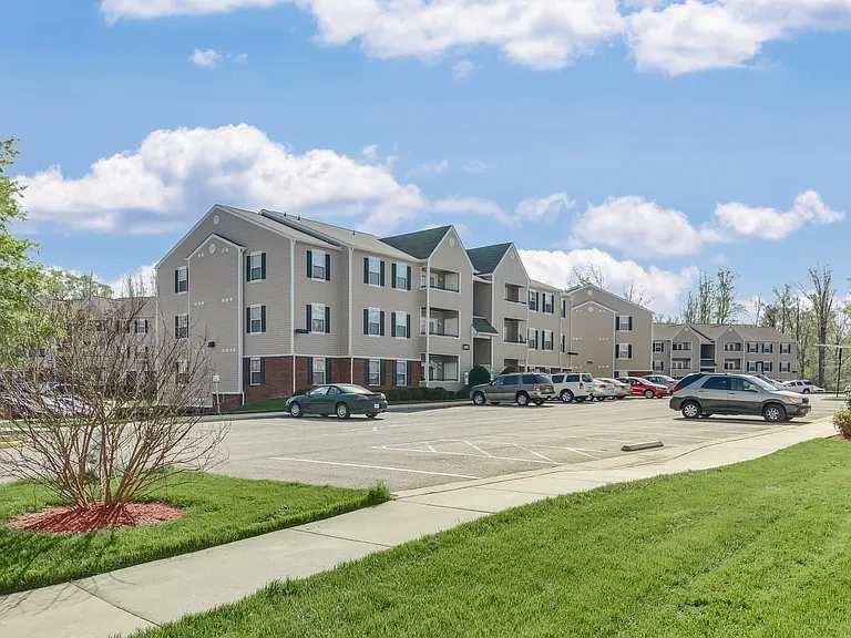 Creekpointe Apartments — Photo 18