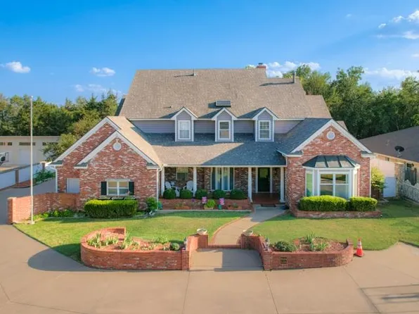 2504 Wildwood Ave, Ponca City, OK 74604
