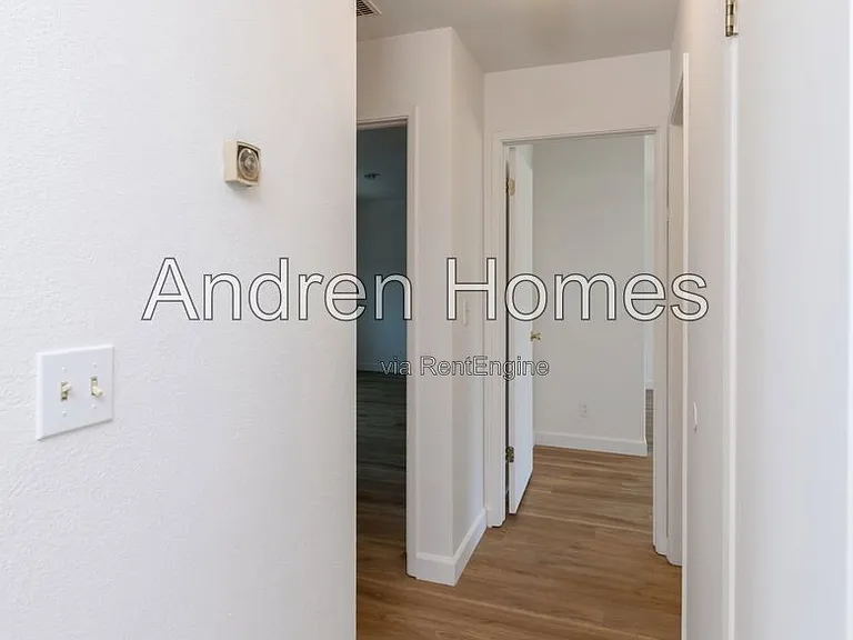 713 Frederick St — Photo 13