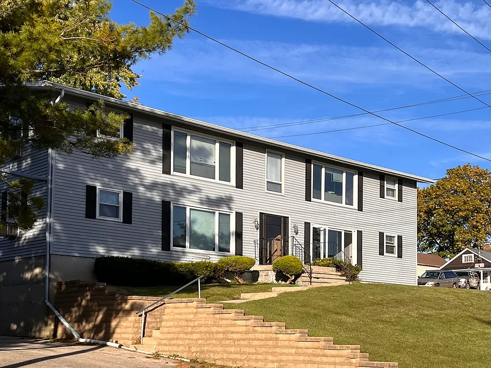 326 Menomonee St