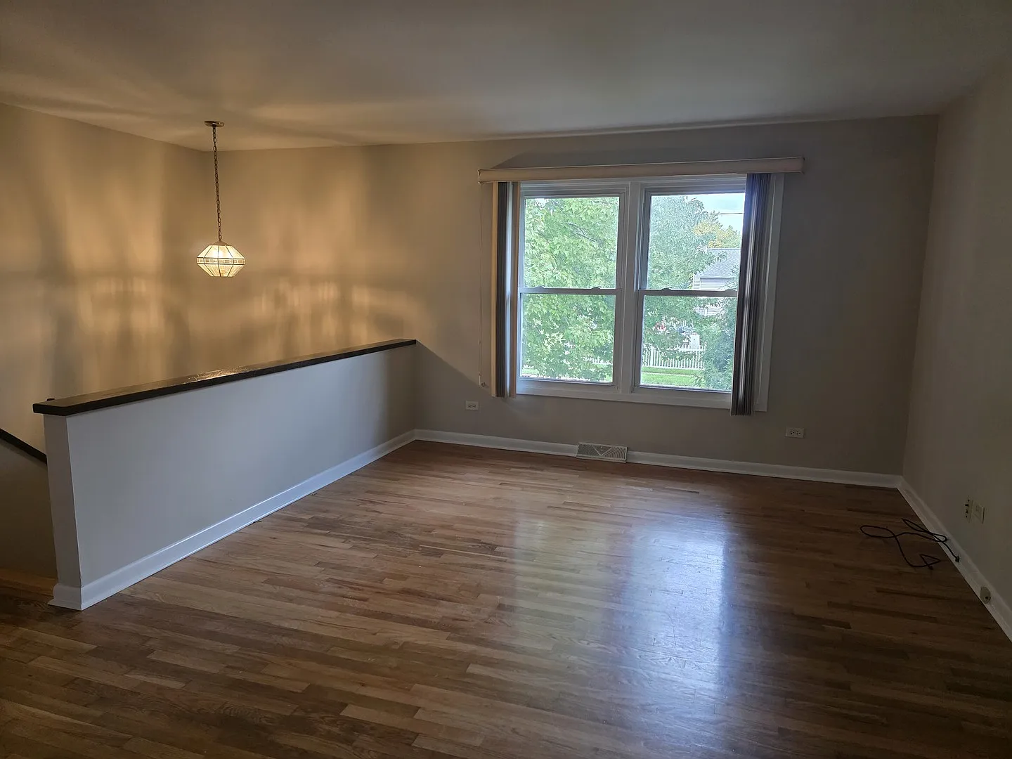 3 bed, 1100 sqft, $1,900 — Photo 2