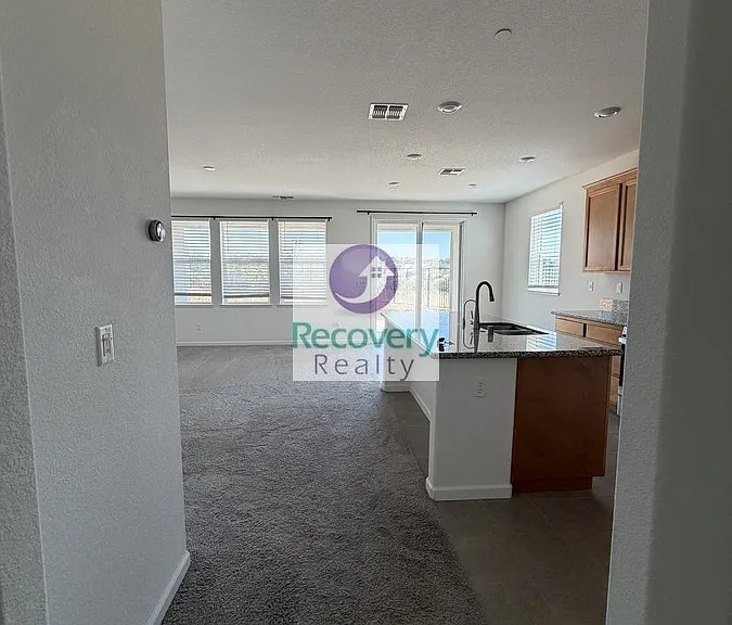 621 Tower Ct — Photo 25