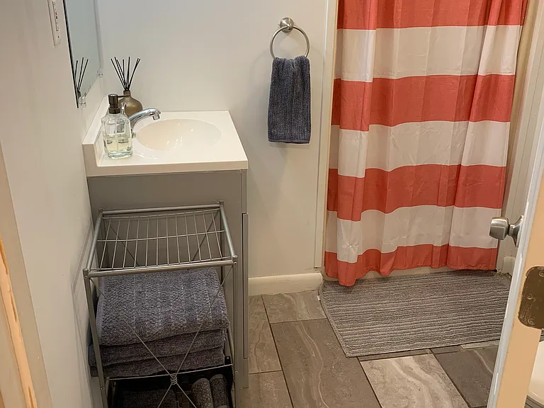 15 Marten Ave — Photo 10