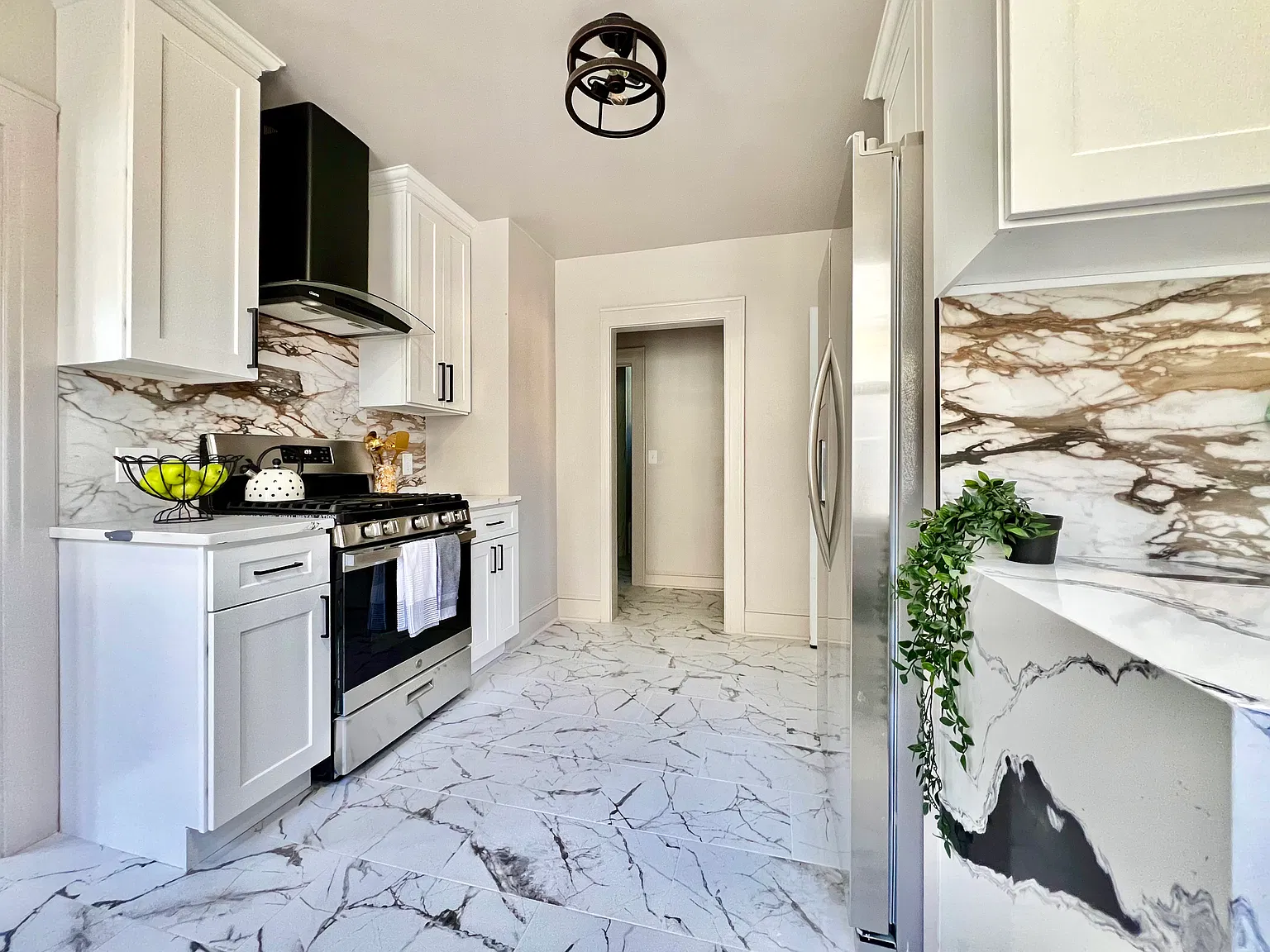 3 bed, 1200 sqft, $1,950 — Photo 4