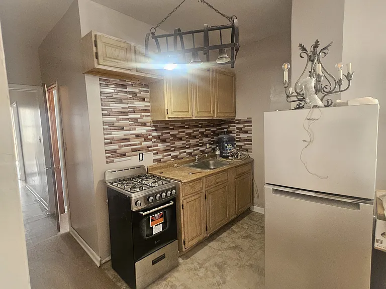 62 Ridgewood Ave #2L — Photo 11