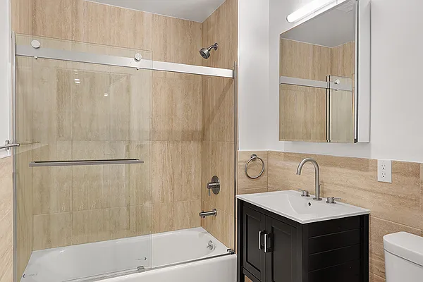 Rented by REZI | media 7