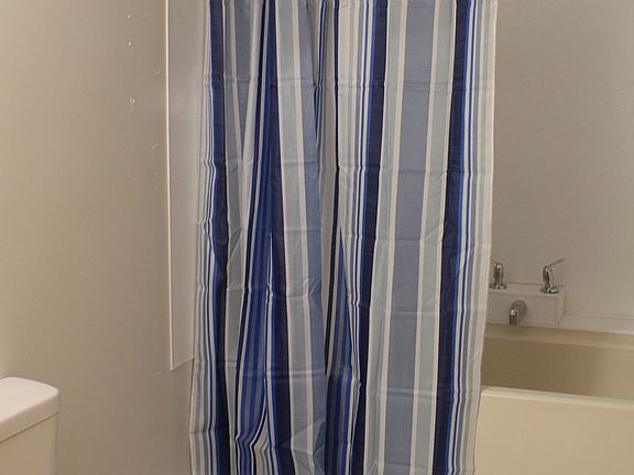 Main floor full bath 