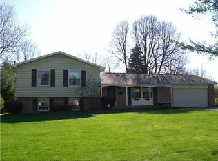20 Musket Ln, Pittsford, NY