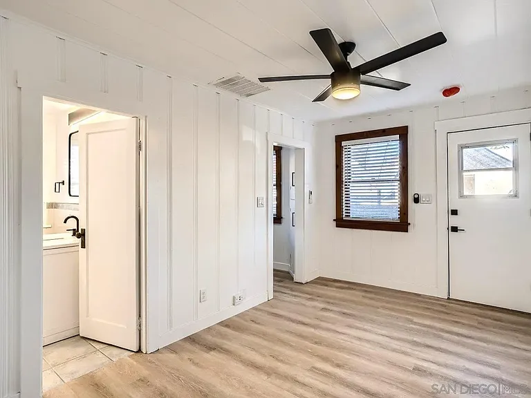 4655 Date Ave — Photo 8