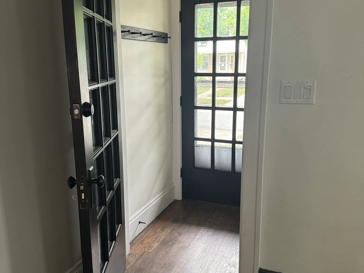 2 bed, 1050 sqft, $1,900 — Photo 3