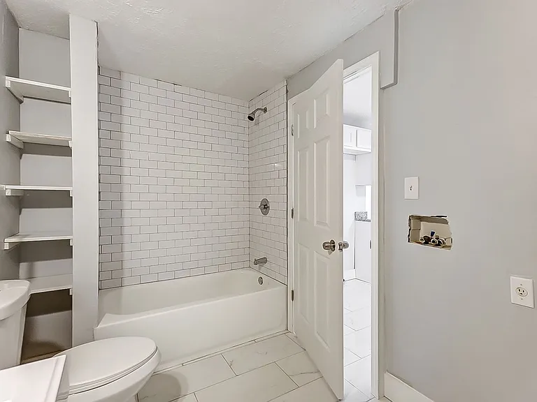 2826 E 2nd St — Photo 15