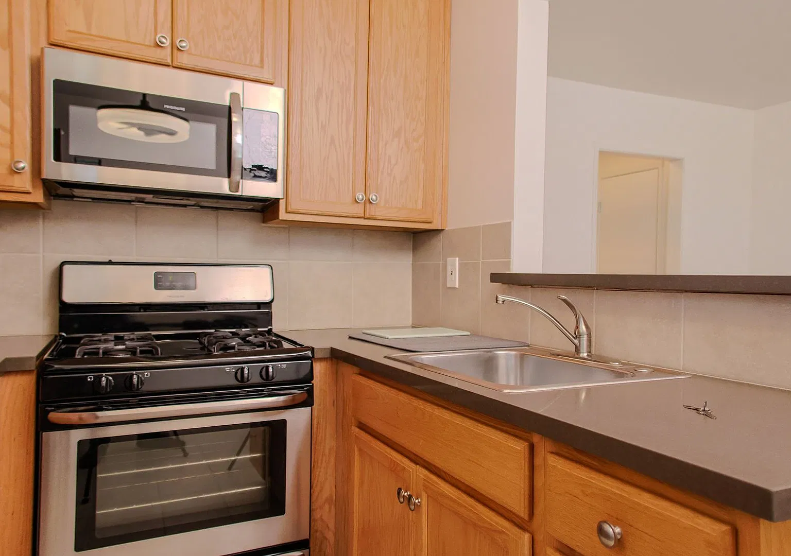 Lincoln Avenue Apartments — Photo 2