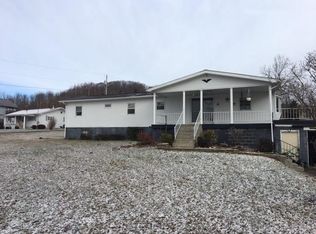 1004 County Line Rd, Acme, PA 15610