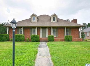 2712 Friar Tuck Ct SW, Decatur, AL 35603