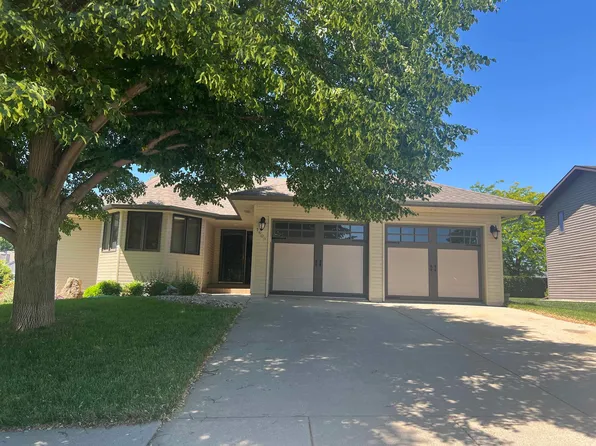 1609 Hillview Dr, Norfolk, NE 68701