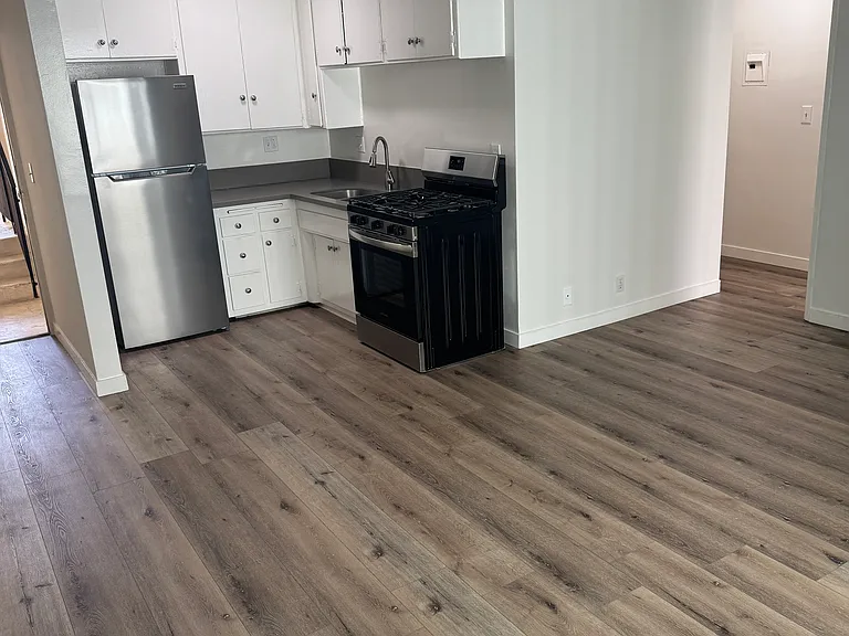 948 11th St #5-D — Photo 1