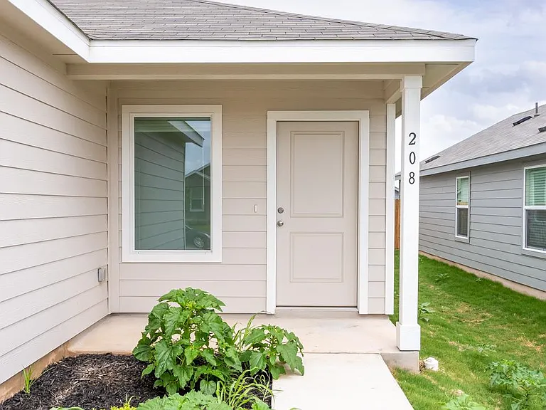 208 Skyfire St — Photo 3