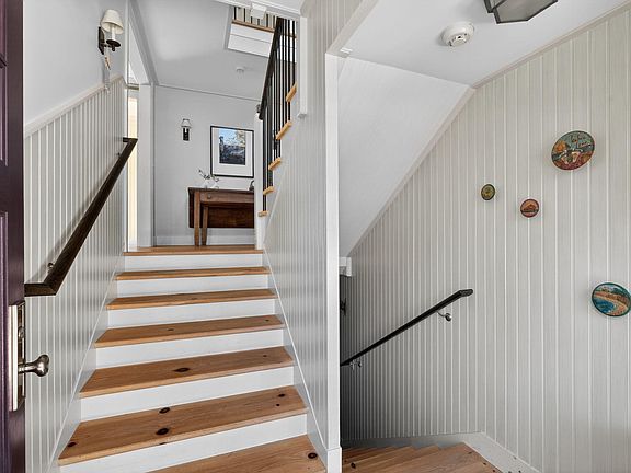 3rd image of 9 Towhee Lane