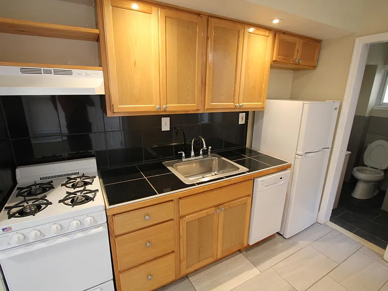 731 S 16th St #1R — Photo 2