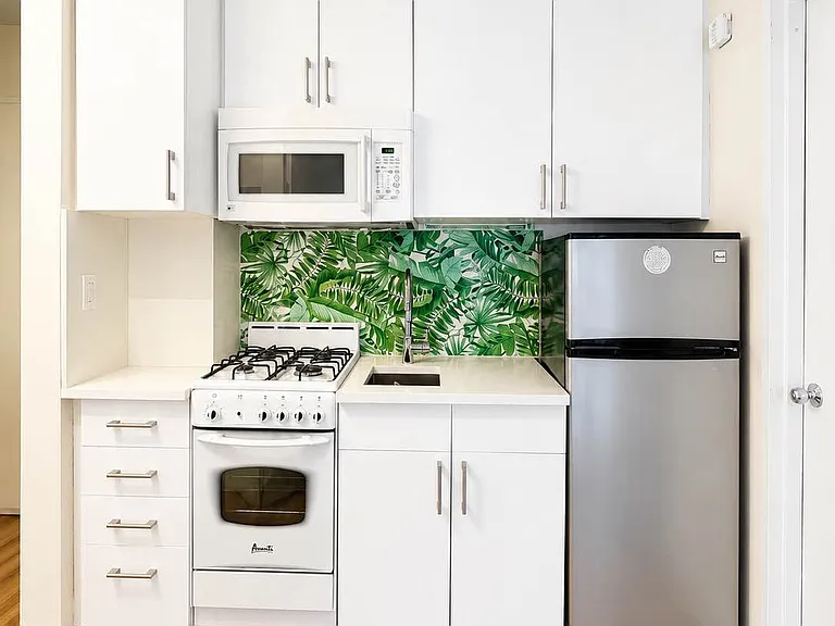 45 E 25th St #11D — Photo 6