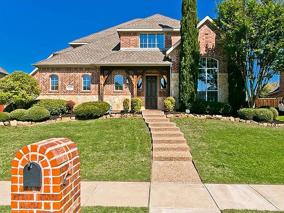 5th image of 1013 Woodcliff Dr