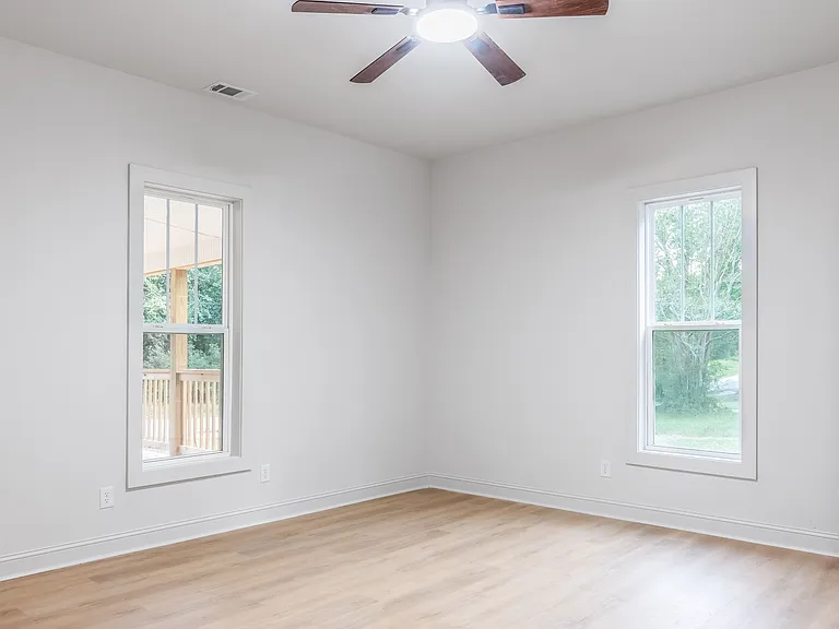 453 Folk Ave — Photo 9