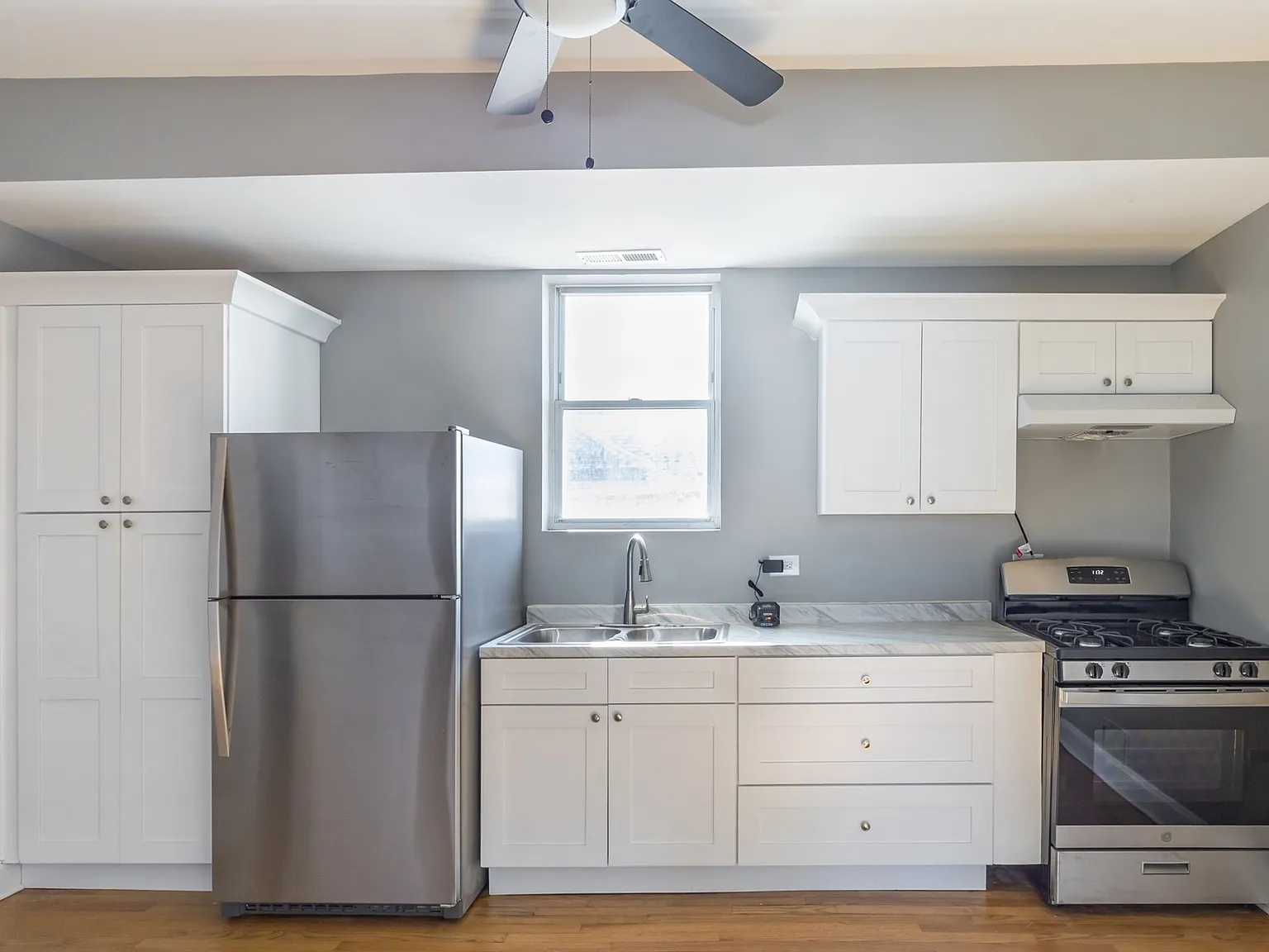 2611 Highland Ave — Photo 2