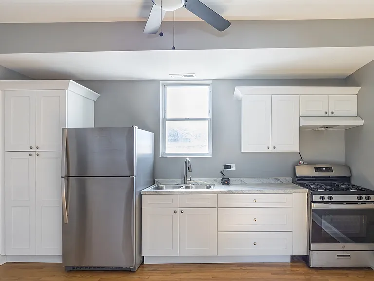 2611 Highland Ave #2 — Photo 2