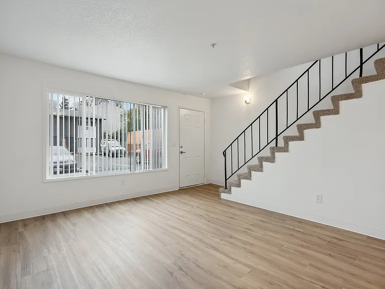 Alturas Vose Townhomes — Photo 18