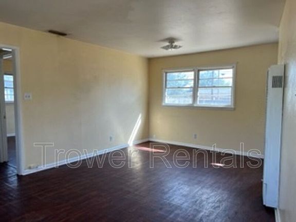 4th image of 2406 Cambridge St