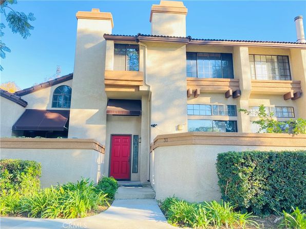 30 Mountain Shadows Pl