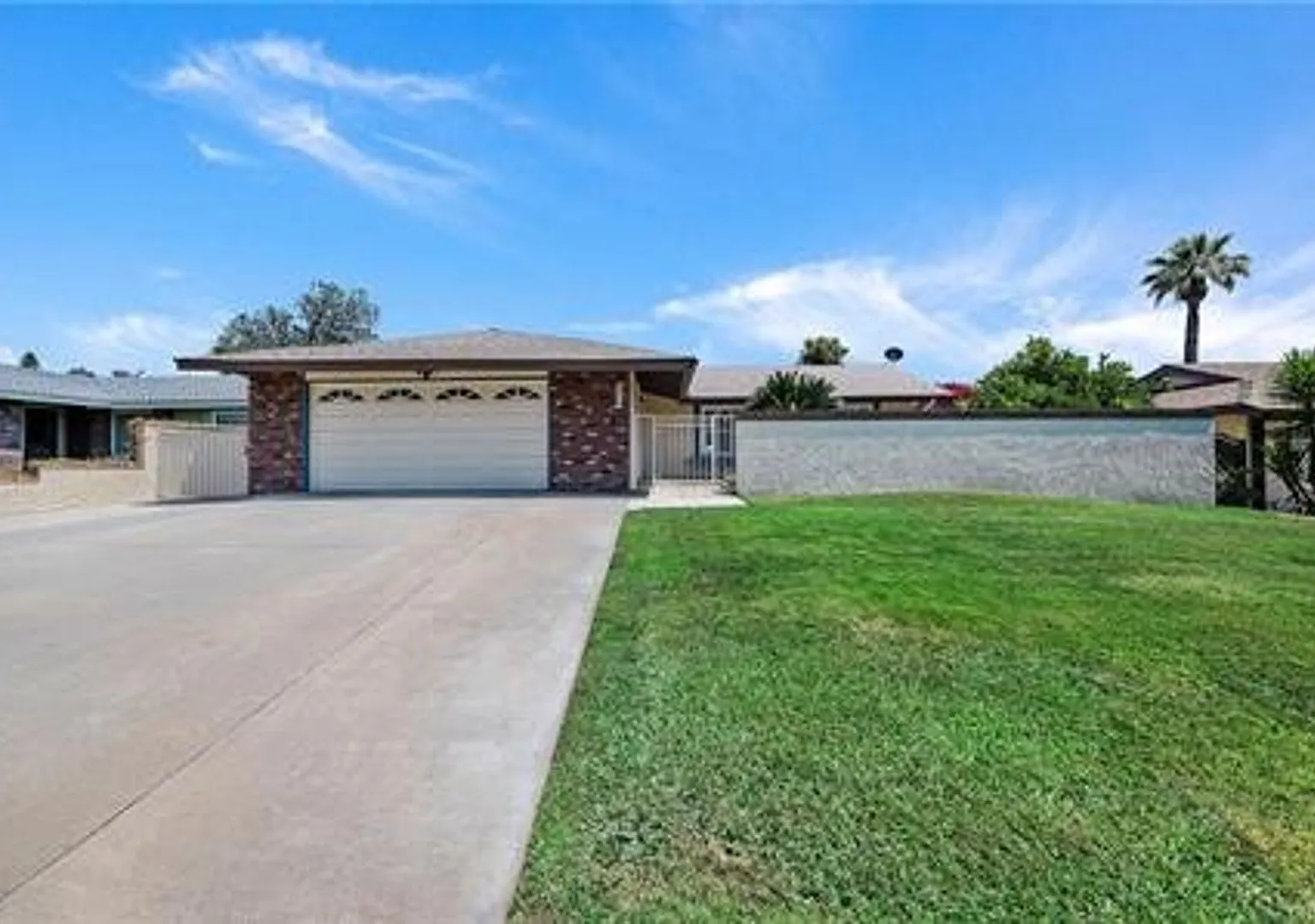 2bd/2ba + built in office - Riverside, CA! — Photo 1