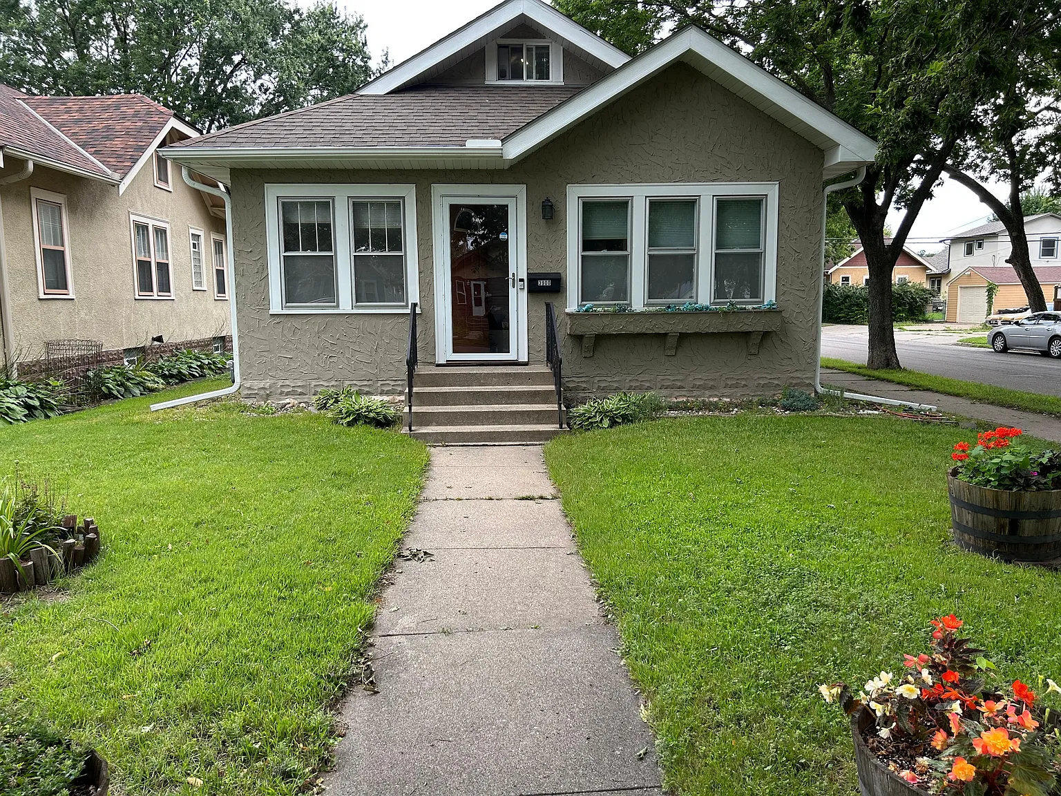 3 bed, 1120 sqft, $2,200 — Photo 3