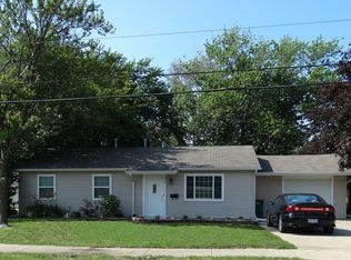 319 Butterfield Rd, North Aurora, IL 60542