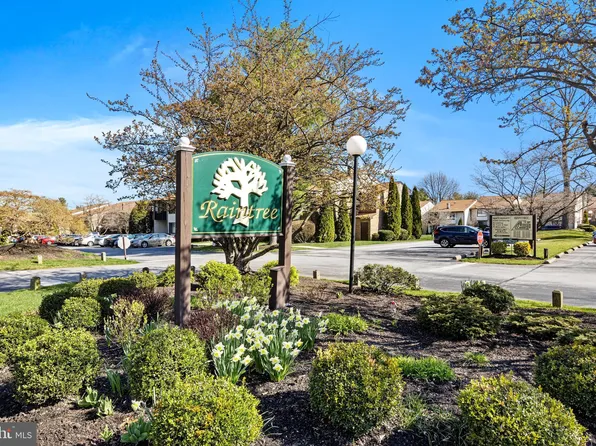 1108 Raintree Ln, Malvern, PA 19355