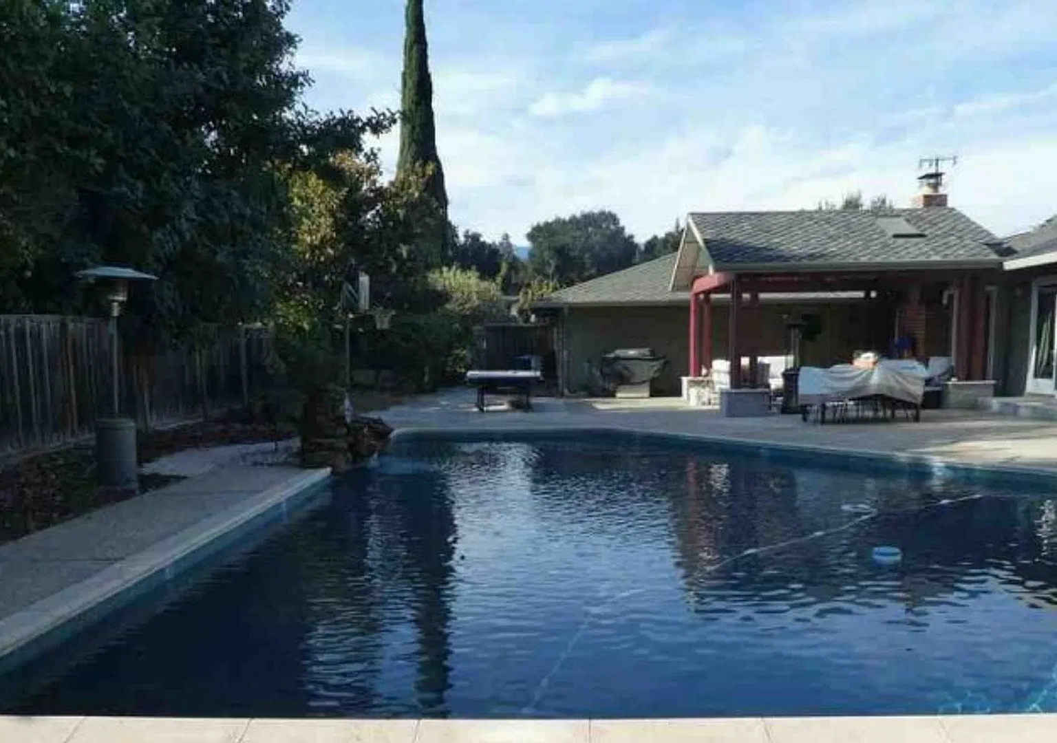 Beautifully remodeled 5 bedroom home in Saratoga — Photo 3