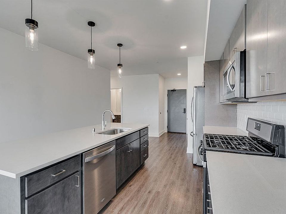1st image of 84 Water St W APT 321