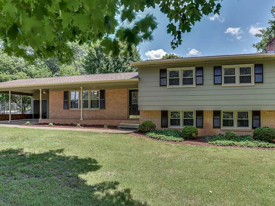 1st image of 200 Weatherstone Dr