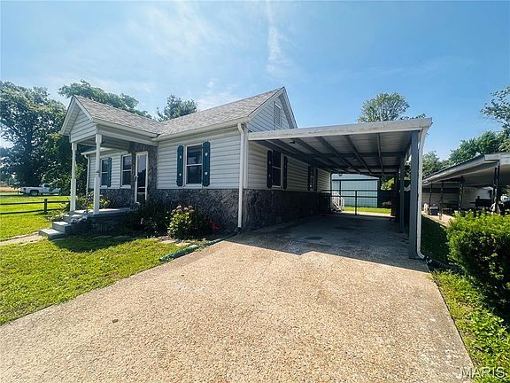 3rd image of 305 E Ironbanks Rd
