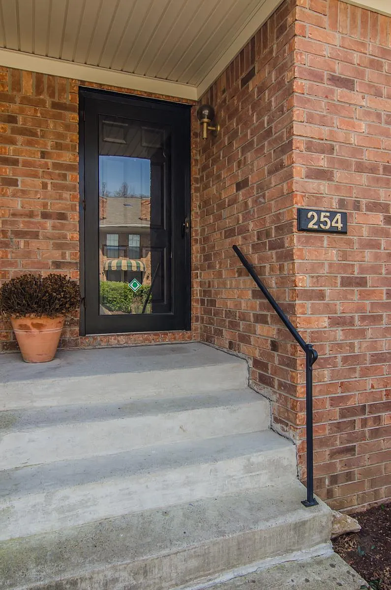 Building Photo - 254 Glenstone Cir