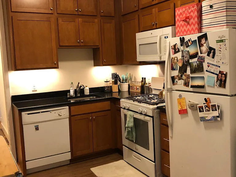 2437 Dupont Ave S #4 — Photo 7