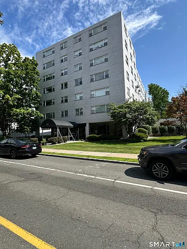 887 Farmington Ave #2I Photo 1