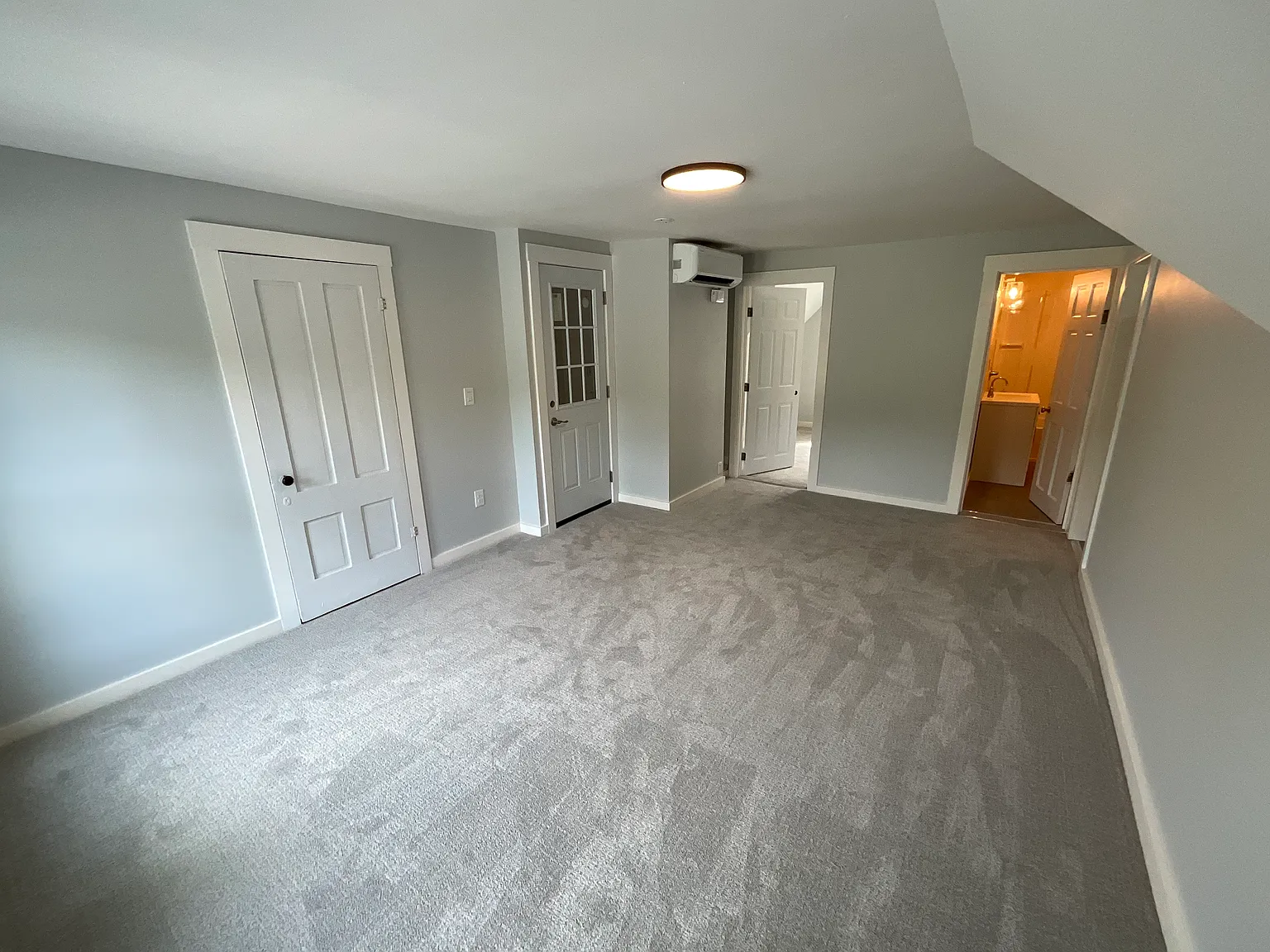 106 S Main St, Franklin — Photo 2