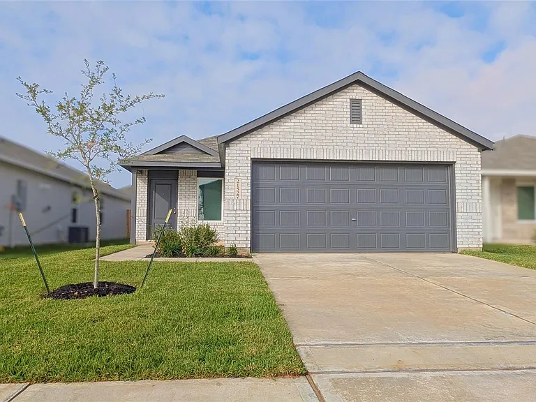 21518 Willow River Canyon Ln — Photo 1