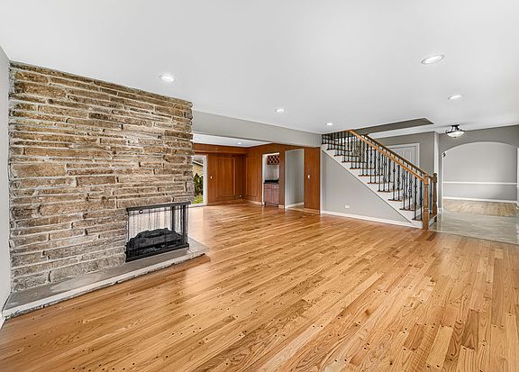 3rd image of 2781 Canterbury Dr